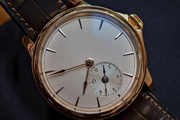 欧米茄手表有水气维修